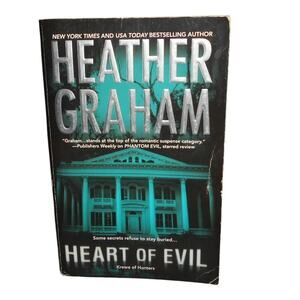 Heart of Evil by Heather Graham Paperback 2011 Krewe of Hunters Book 2